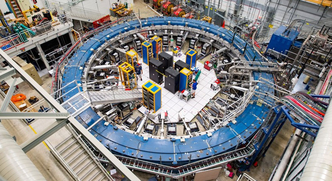 View of Fermilab’s Muon g−2 ring