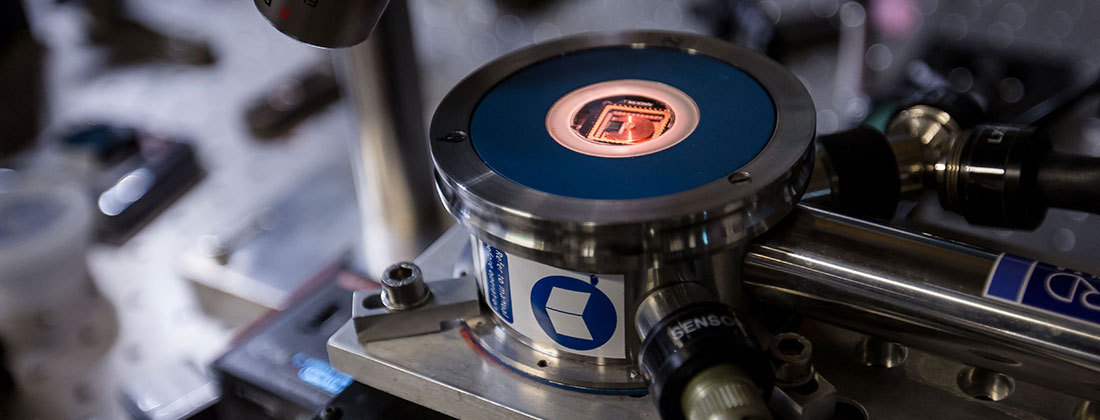 Forskere fra tre europæiske universiteter går sammen om at udvikle skalerbar kvantehardware baseret på kvantepunkter.