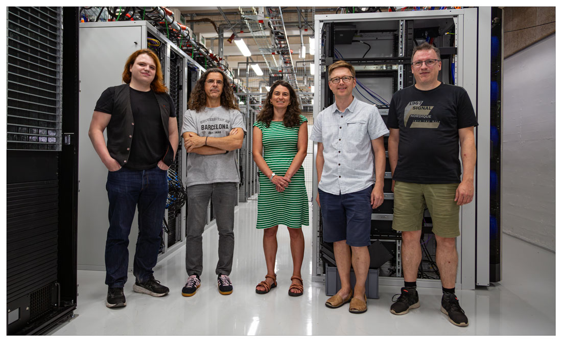 Fra venstre: Kristian Thijssen, Vitor Cardoso, Charlotte Mason, Troels Haugbølle og Hans Henrik Happe. Foto: Ola Jakup Joensen, NBI.