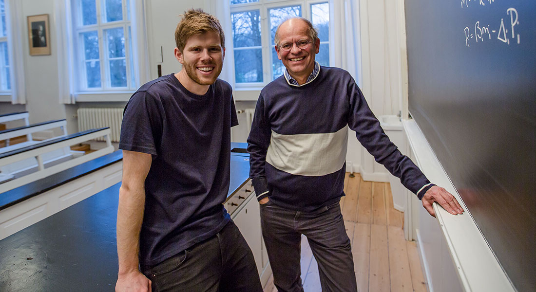 Ph.d. Mathias Heltberg og professor Mogens Høgh Jensen fra Niels Bohr Institutet