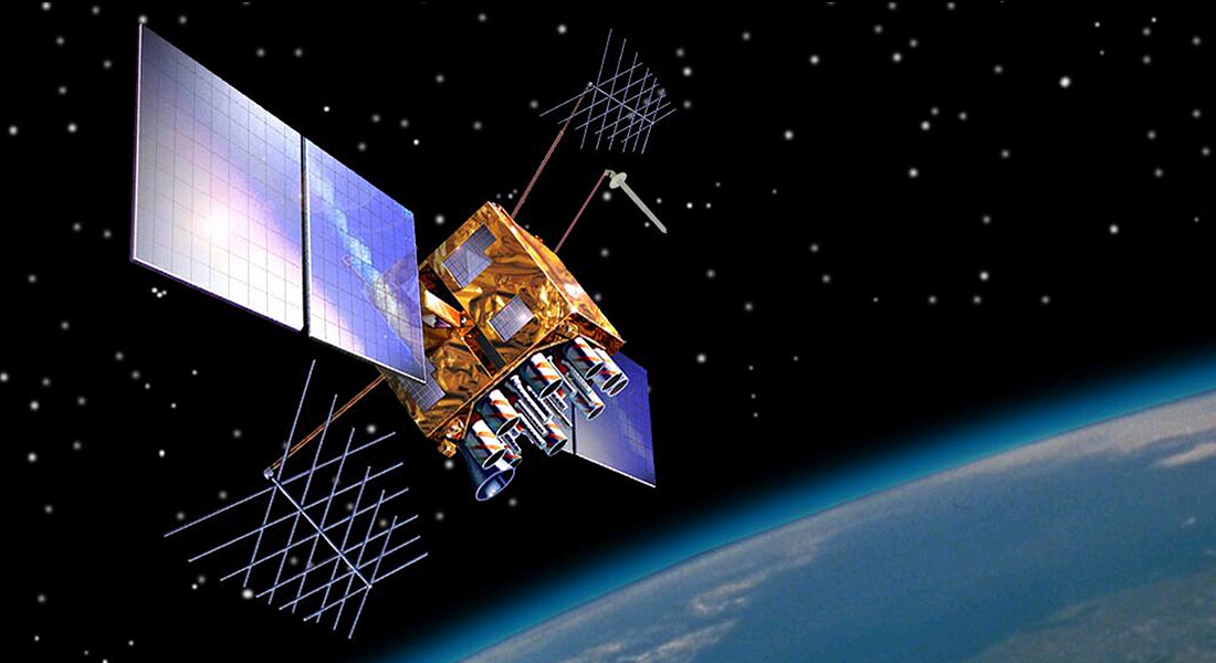 GPS-satellitternes baner er cirka 20.000 km oppe over Jorden, og deres omløbstid er godt 12 timer. (Illustration: US Government/ CC0 1.0​)