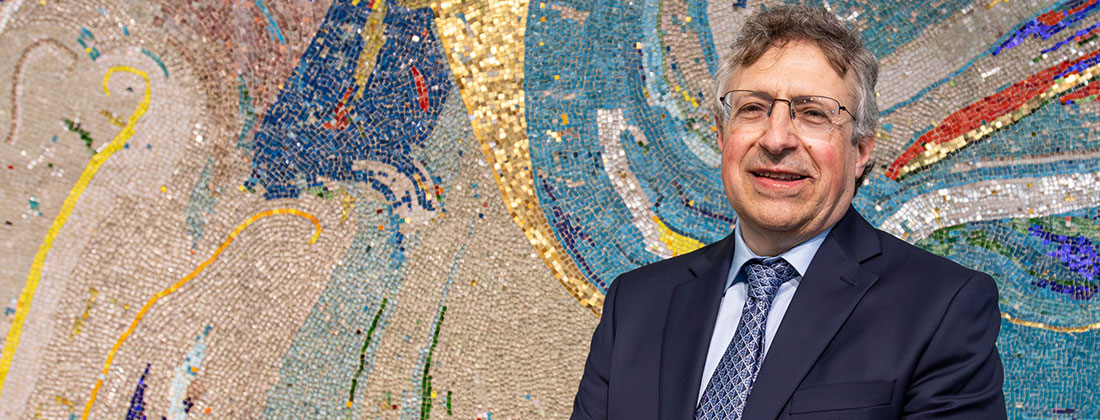 Zvi Bern is awarded the Niels Bohr Institute of Honour for his remarkable list of scientific achievements in theoretical physics. His association with the Niels Bohr Institute goes back more than 40 years.
