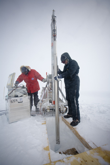 Drilling for ice cores