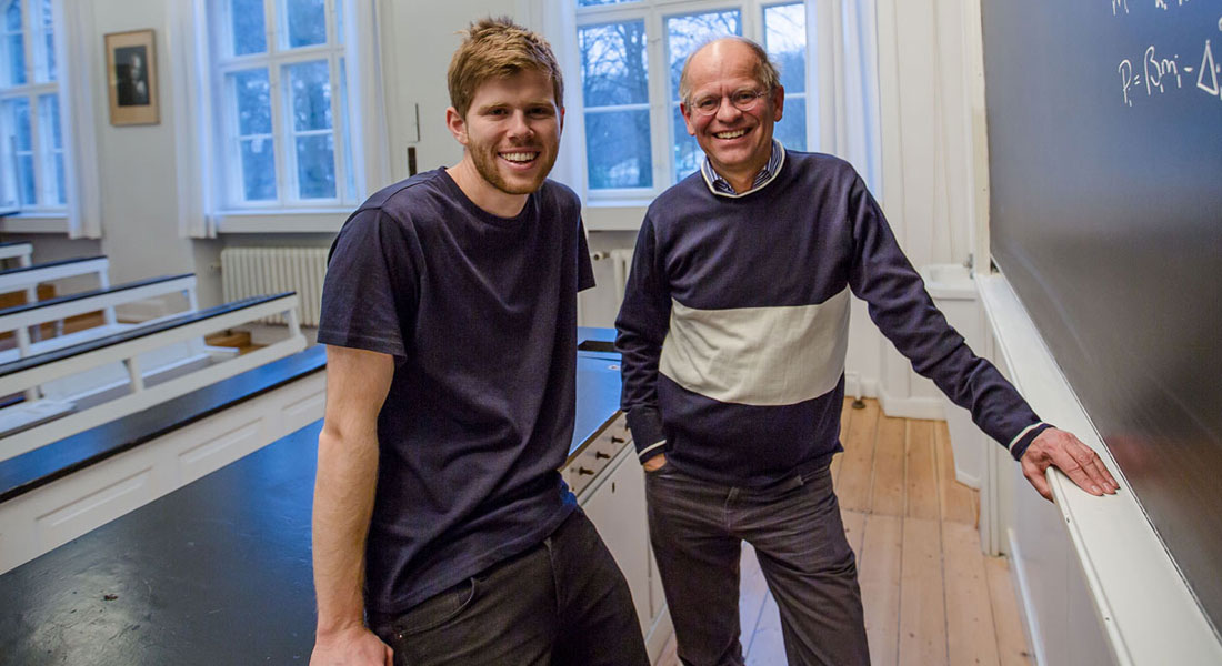 Mathias Heltberg og Mogens Høgh Jensen i auditorium A på Niels Bohr Institutet. Foto: Ola J. Joensen
