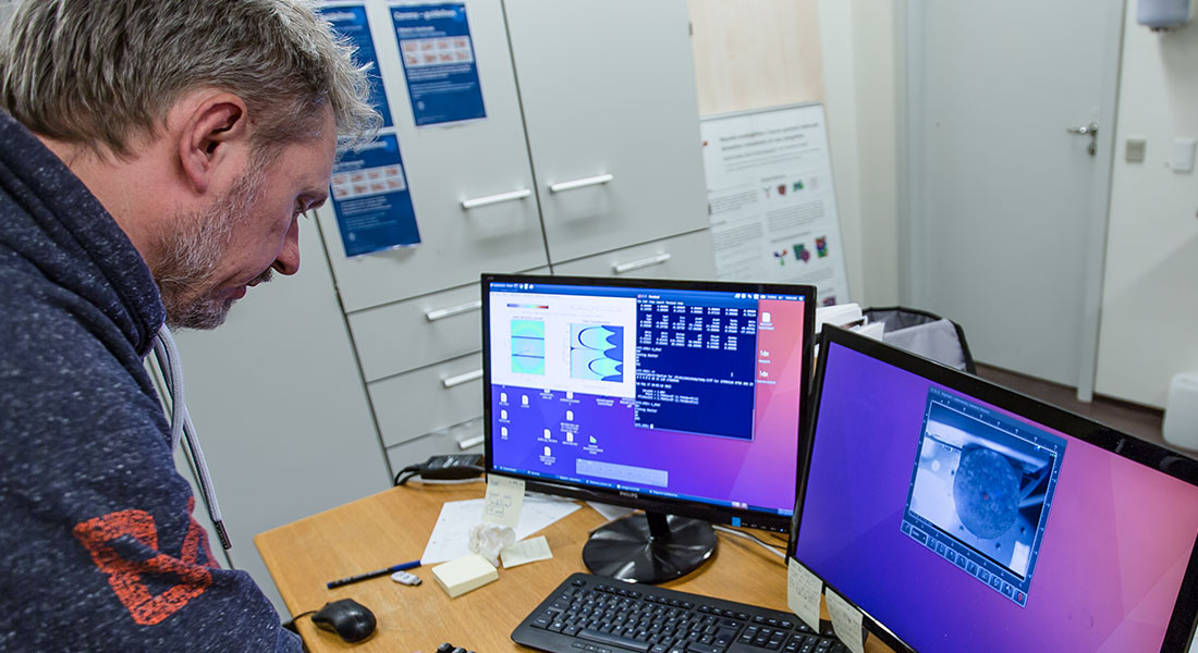 SAXS(Small-Angle X-ray Scattering) is a 40W micro-focus Cu-sources, Micromax 002+, from Rigaku at the Niels Bohr Institute