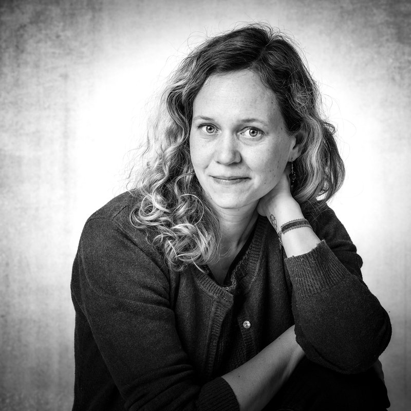Julie de Molade, Coordinator