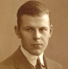 Bengt Strömgren fotograferet i anledning af modtagelsen af ph.d.-graden som 21-årig.