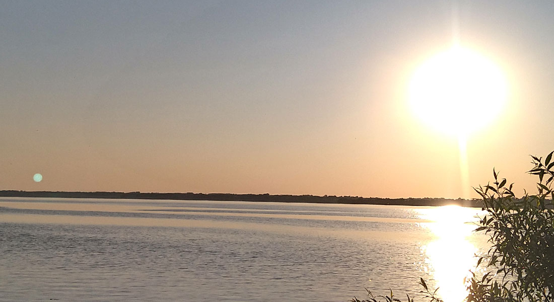 Kan fuldmånen stå ved siden af Solen?
